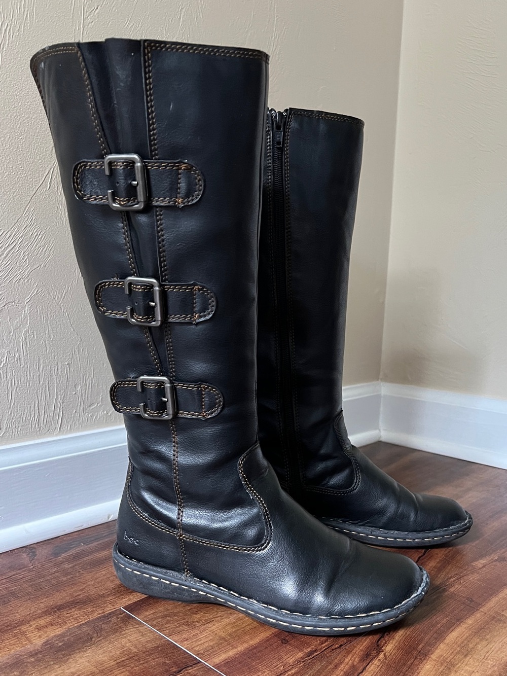 Women's B.O.C. Black Leather Knee-High Buckle Boots, size 7